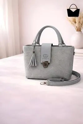 Women's Leather Plain Shoulder Bagin 8 colours .