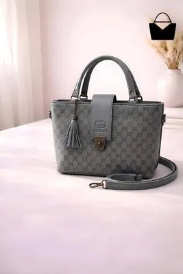 Women's Leather Plain Shoulder Bagin 8 colours .
